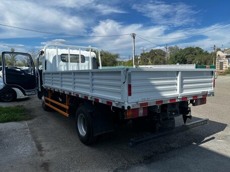 2024 Isuzu Elf (N-series), белый, 3340000 рублей, вид 4