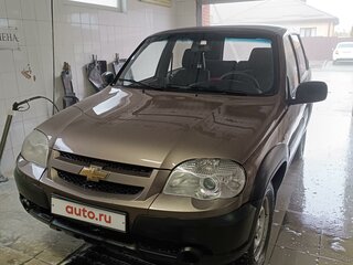 2014 Chevrolet Niva I Рестайлинг, коричневый, 696000 рублей, вид 1
