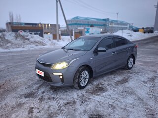 2019 Kia Rio IV, серый, 1500000 рублей, вид 2