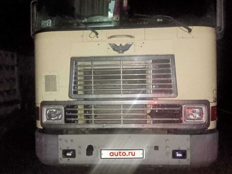 1997 International 9000 Series, бежевый, 800000 рублей, вид 1