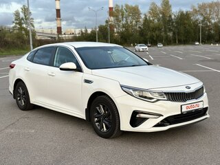 2020 Kia Optima IV Рестайлинг, белый, 2050000 рублей, вид 2