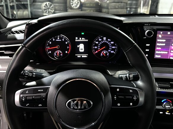 2021 Kia K5 III, серебристый, 2200000 рублей - вид 11