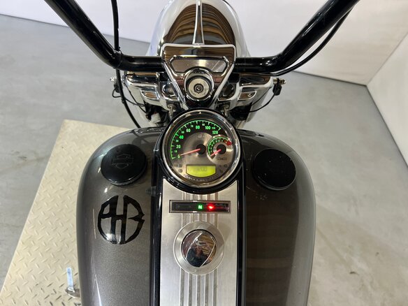 2009 Harley-Davidson Road King, серый, 649000 рублей - вид 27