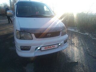 1999 Toyota Town Ace Noah III, белый, 750000 рублей, вид 1