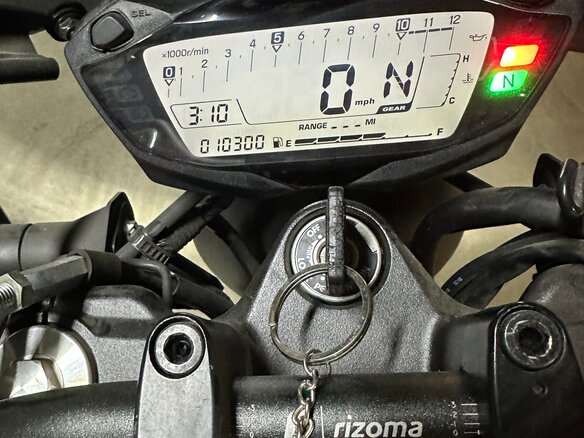 2017 Suzuki SV 650, белый, 550000 рублей