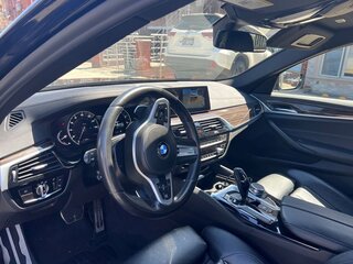 2017 BMW 5 серии 540i xDrive VII (G30/G31/G38), чёрный, 4550000 рублей, вид 5