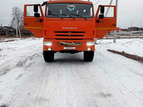 2023 КамАЗ 65951, оранжевый, 10900000 рублей