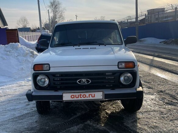 2018 Lada (ВАЗ) 2121 (4x4) I Рестайлинг, белый, 600000 рублей