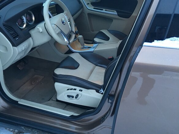 2011 Volvo XC60 I, коричневый - вид 4