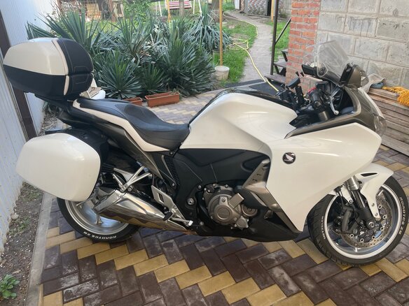 2010 Honda VFR 1200, белый, 825000 рублей