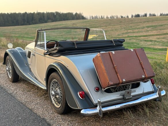 1962 Morgan Plus 4, серебристый, 7200000 рублей - вид 2