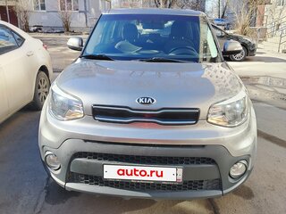 2018 Kia Soul II Рестайлинг, серебристый, 1450000 рублей, вид 1