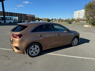 2022 Kia Ceed III Рестайлинг, коричневый, 2250000 рублей, вид 4