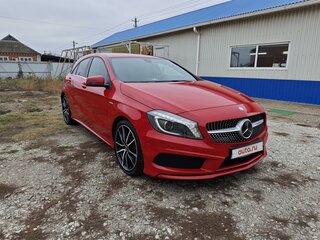 2015 Mercedes-Benz A-Класс 250 III (W176), красный, 2000000 рублей, вид 3
