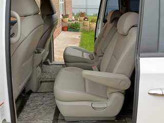 2018 Kia Carnival III, белый, 3000000 рублей, вид 5