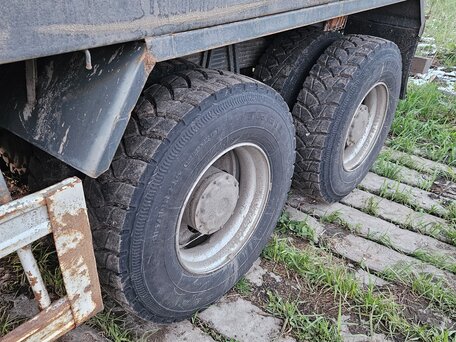 2022 Sinotruk Howo ZZ3407, красный, 3300000 рублей, вид 3