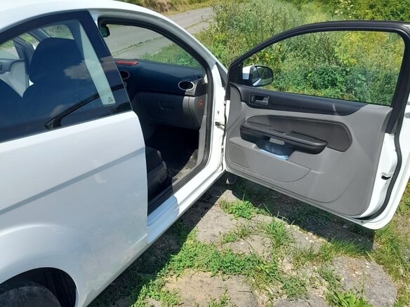 2011 Ford Focus II Рестайлинг, белый, 600000 рублей - вид 5