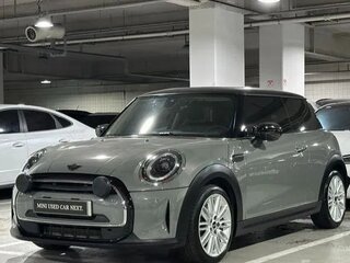 2021 Mini Hatch Cooper III (F55/F56) Рестайлинг 2, серебристый, 2045000 рублей, вид 2