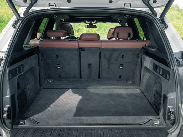 2019 BMW X5 M50d IV (G05/G18), белый, 8400000 рублей - вид 6