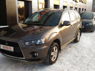 2010 Mitsubishi Outlander II Рестайлинг, коричневый, 1600000 рублей, вид 1