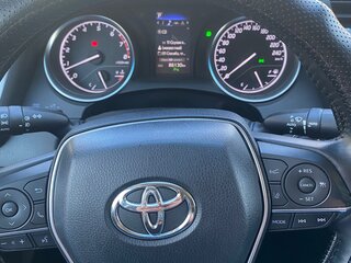 2019 Toyota Camry VIII (XV70), белый, 3200000 рублей, вид 3