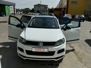 2013 Volkswagen Touareg II, белый, 3400000 рублей, вид 3