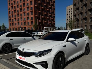 2019 Kia Optima IV Рестайлинг, белый, 1390000 рублей, вид 2