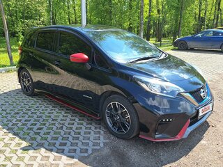 2018 Nissan Note Nismo e-Power II Рестайлинг, чёрный, 1400000 рублей, вид 2