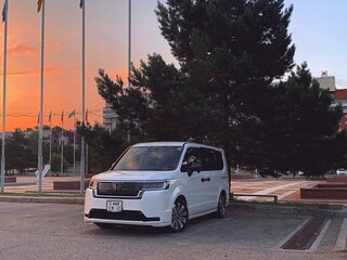 2022 Honda Stepwgn Spada VI, белый, 2895000 рублей, вид 2