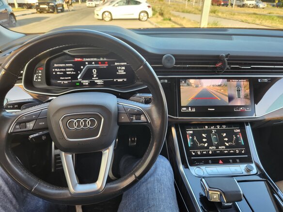 2020 Audi Q8 45 TDI I (4M), коричневый, 6700000 рублей - вид 3