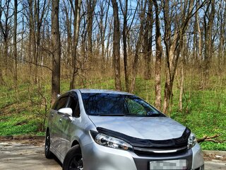 2015 Toyota Wish II Рестайлинг, серебристый, 1450000 рублей, вид 1