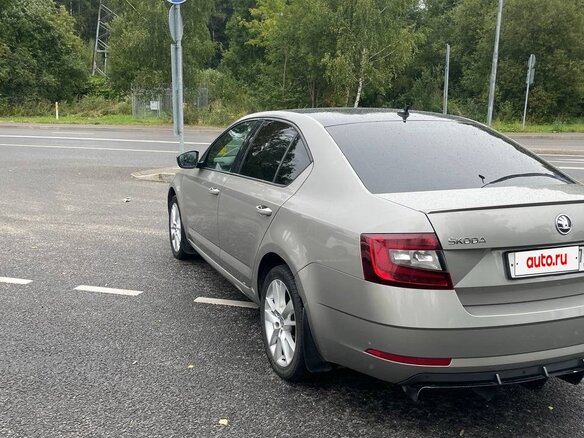 2018 Skoda Octavia III (A7) Рестайлинг, бежевый, 1600000 рублей - вид 6