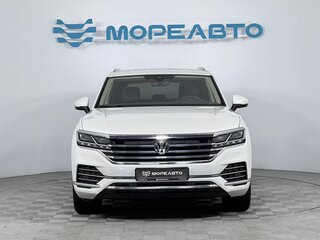 2020 Volkswagen Touareg III, белый, 4269000 рублей, вид 2
