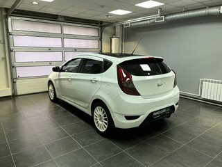 2012 Hyundai Solaris I, белый, 675000 рублей, вид 4