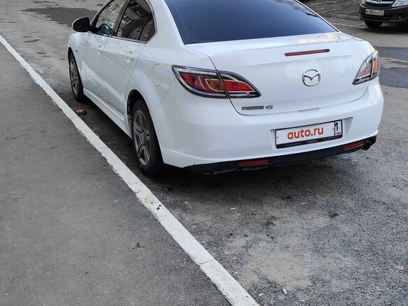 2010 Mazda 6 II (GH) Рестайлинг, белый, 1200000 рублей - вид 2