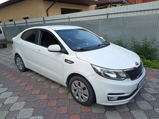 2016 Kia Rio III Рестайлинг, белый, 799000 рублей, вид 3