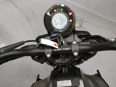 2021 Husqvarna Svartpilen 701, серый, 850000 рублей, вид 5
