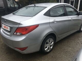 2015 Hyundai Solaris I Рестайлинг, серебристый, 1250000 рублей, вид 5