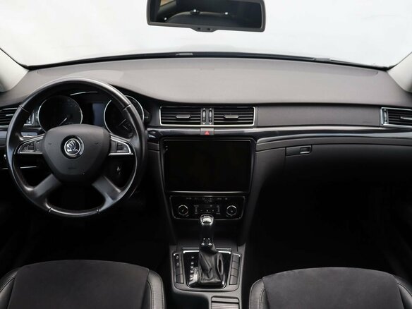 2013 Skoda Superb DSG II Рестайлинг, чёрный, 959000 рублей - вид 13