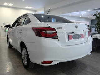 2022 Toyota Vios III Рестайлинг, белый, 940000 рублей, вид 5