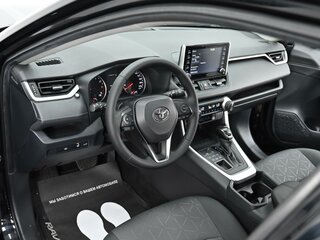 2021 Toyota RAV4 V (XA50), чёрный, 2755000 рублей, вид 5