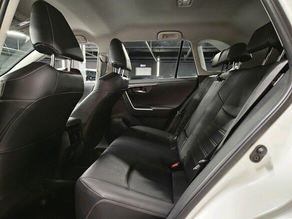 2019 Toyota RAV4 V (XA50), белый - вид 18
