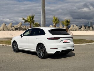 2018 Porsche Cayenne III, белый, 5450000 рублей, вид 5
