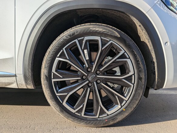 2026 Geely Monjaro (Xingyue L) I Рестайлинг 2 (China Market), белый, 3990000 рублей - вид 18