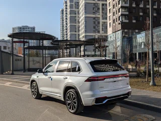 2026 Geely Monjaro (Xingyue L) I Рестайлинг 2 (China Market), белый, 3990000 рублей, вид 3