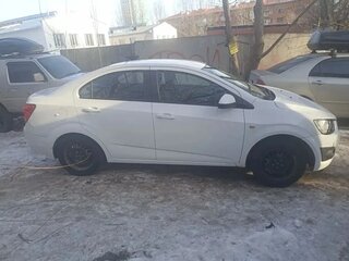 2014 Chevrolet Aveo II, белый, 400000 рублей, вид 4