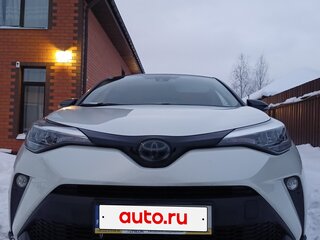 2020 Toyota C-HR I Рестайлинг, белый, 2700000 рублей, вид 3