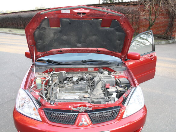 2009 Mitsubishi Lancer Classic IX Рестайлинг, красный - вид 2