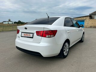 2012 Kia Cerato 6-speed II, белый, 850000 рублей, вид 3
