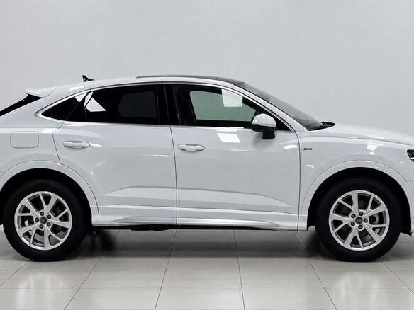 2023 Audi Q3 Sportback 35 TFSI MHEV II (F3), белый, 3230000 рублей - вид 4